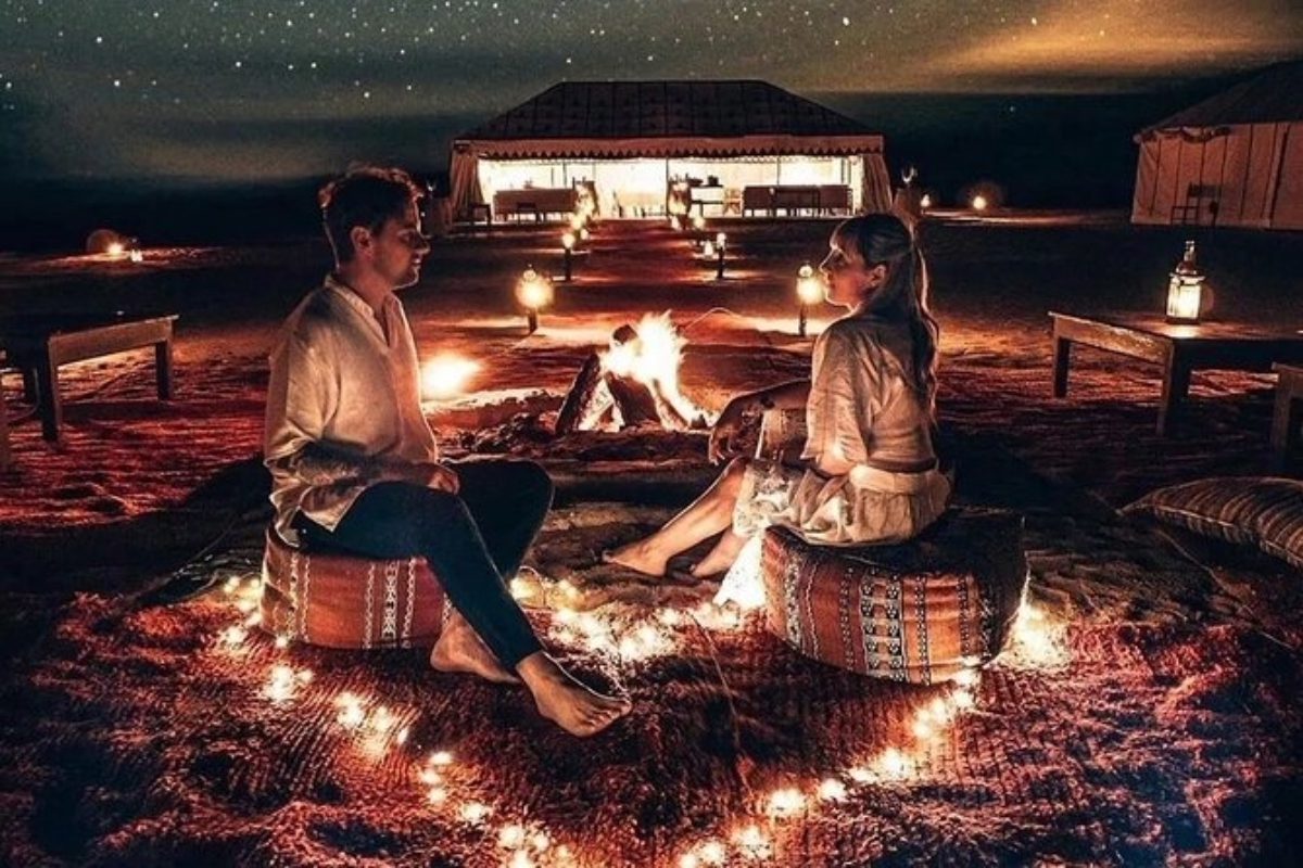 romantic dinner Agafay desert experience