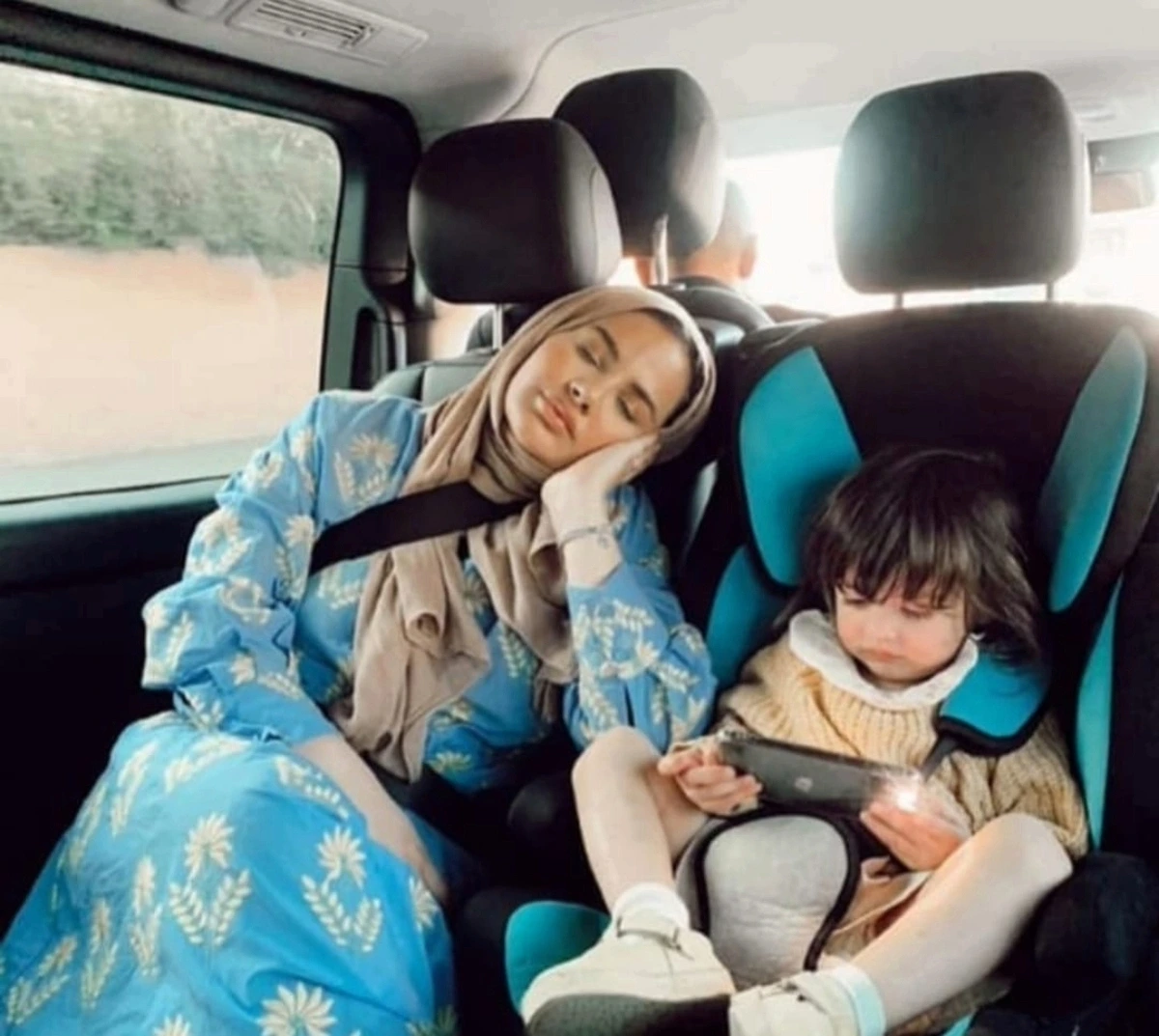 Family airport transfer in Marrakech with child seats